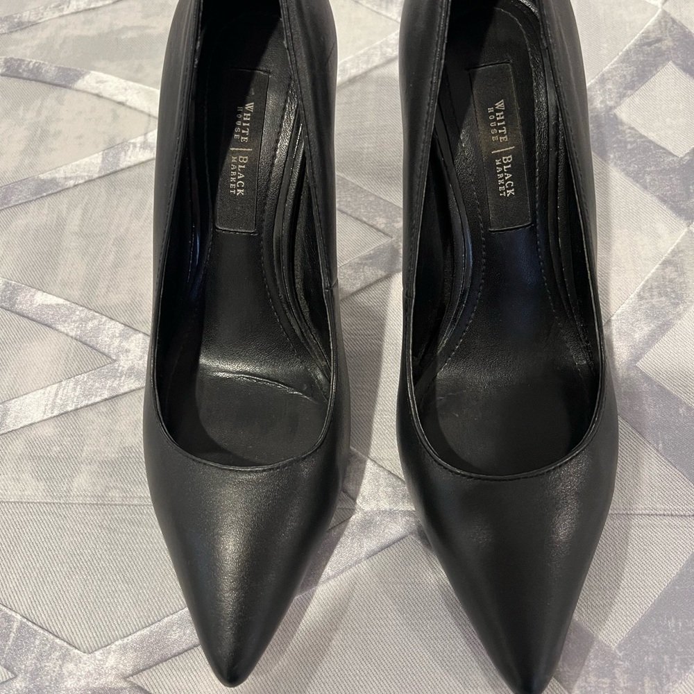 White House Black Market high heel pumps